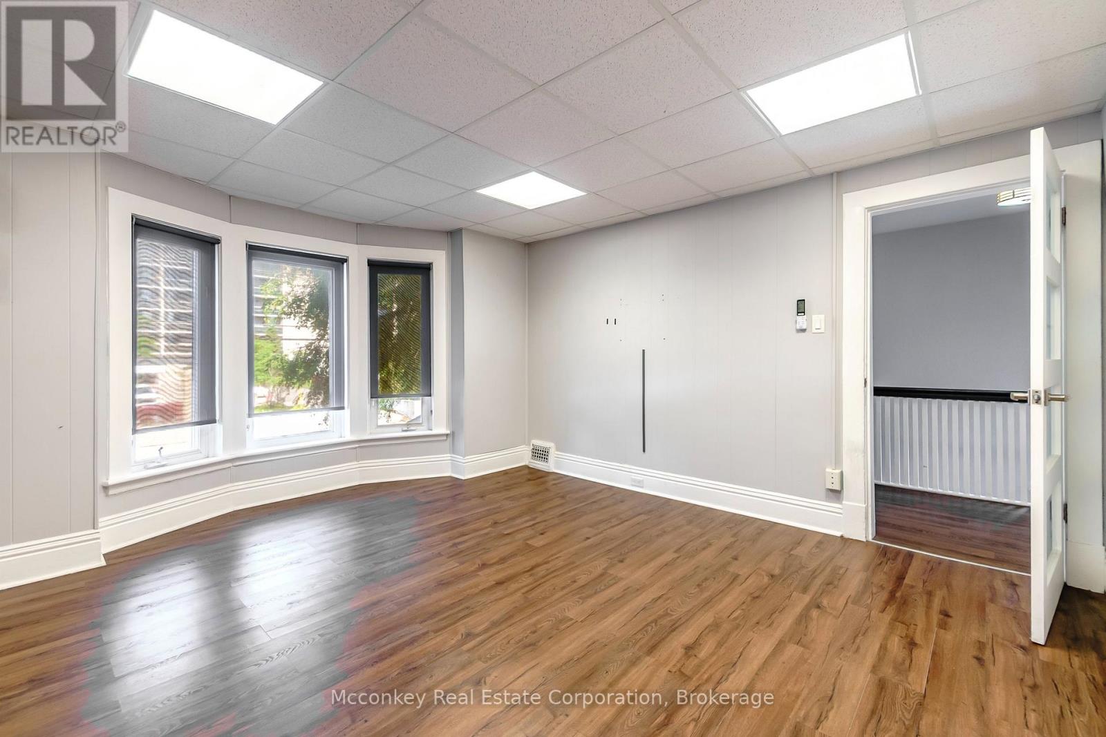 300 Aylmer Street N Property Photo 15