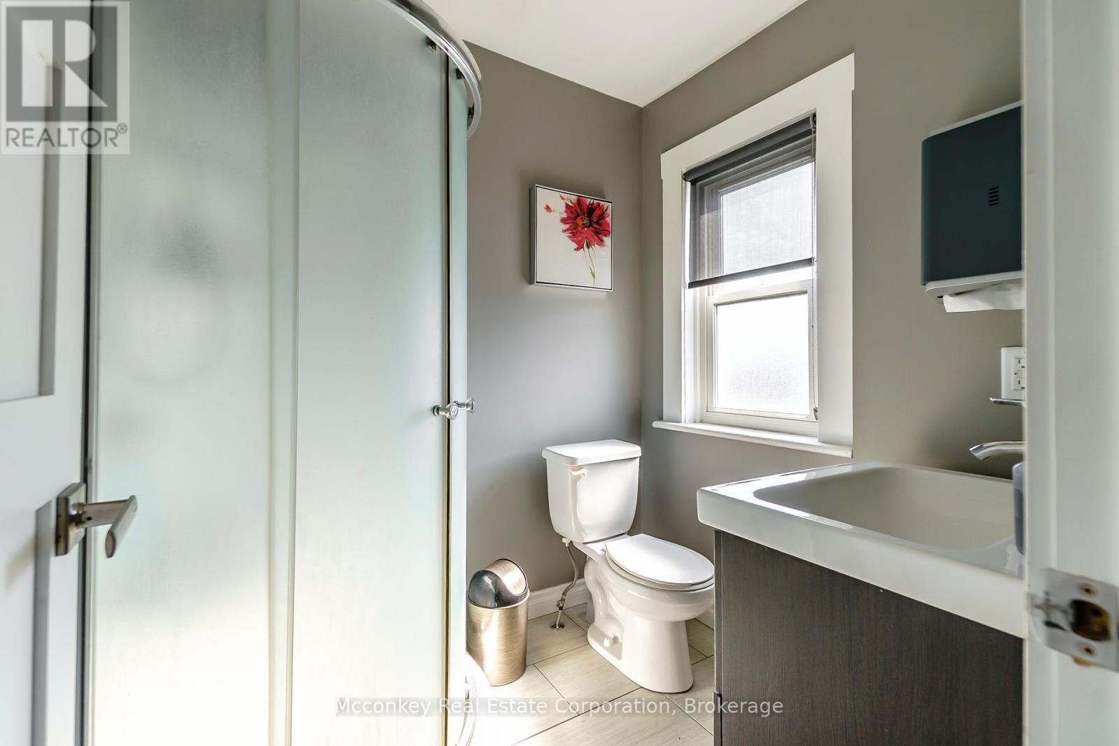 300 Aylmer Street N Property Photo 19