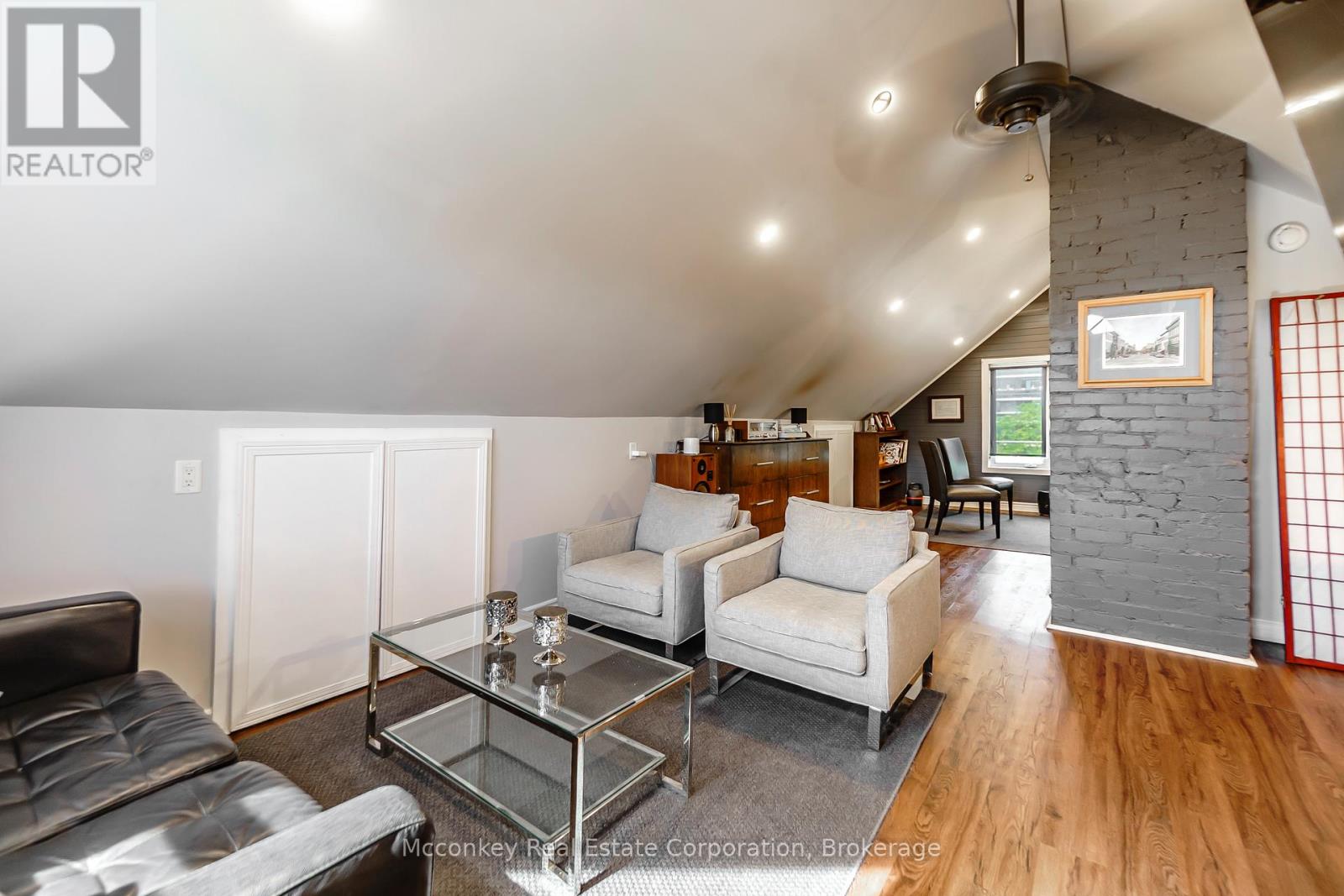 300 Aylmer Street N Property Photo 21