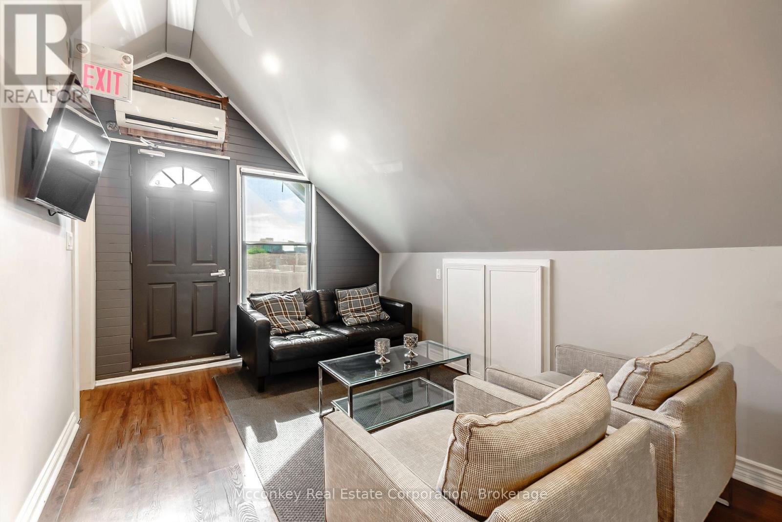 300 Aylmer Street N Property Photo 22
