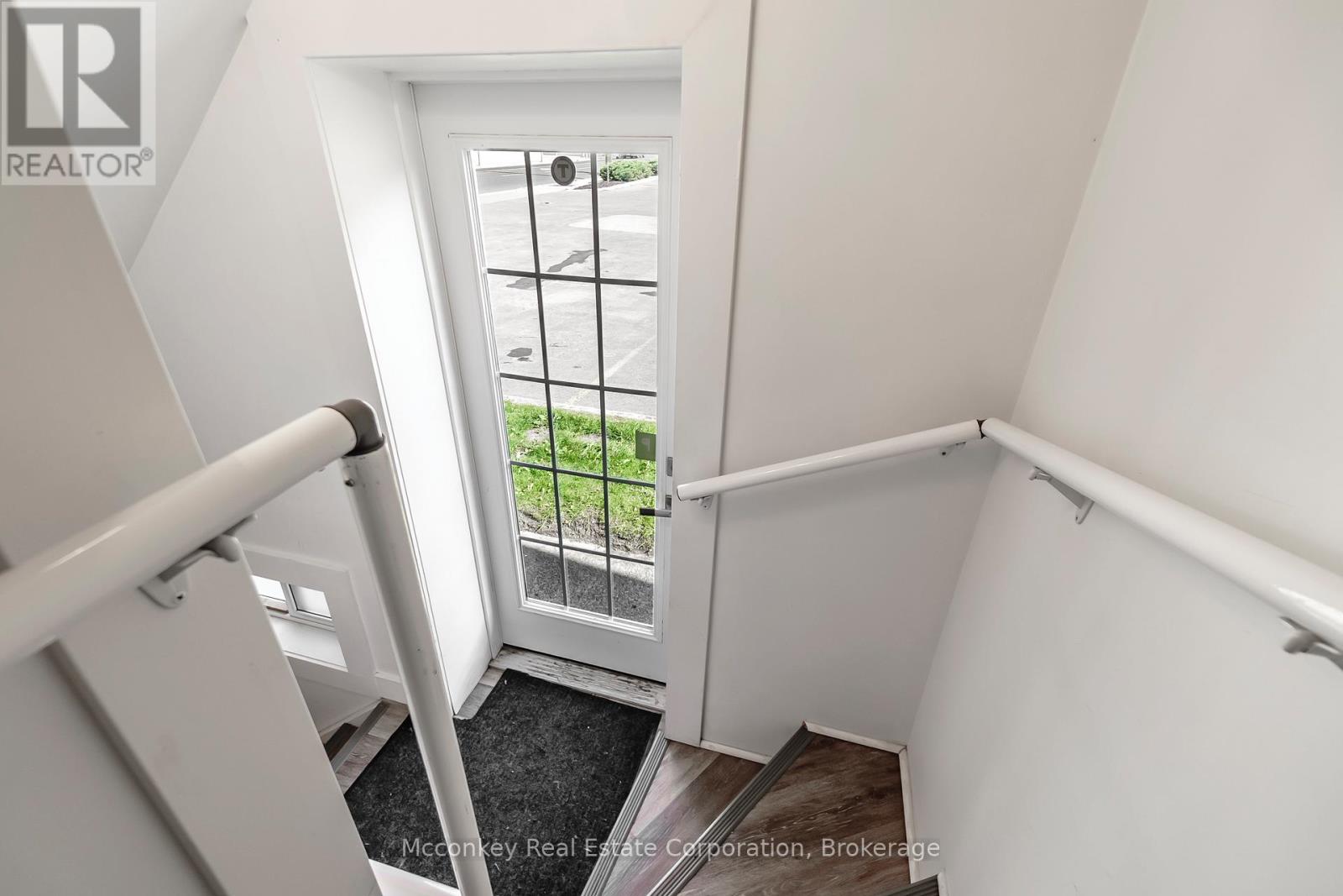 300 Aylmer Street N Property Photo 27