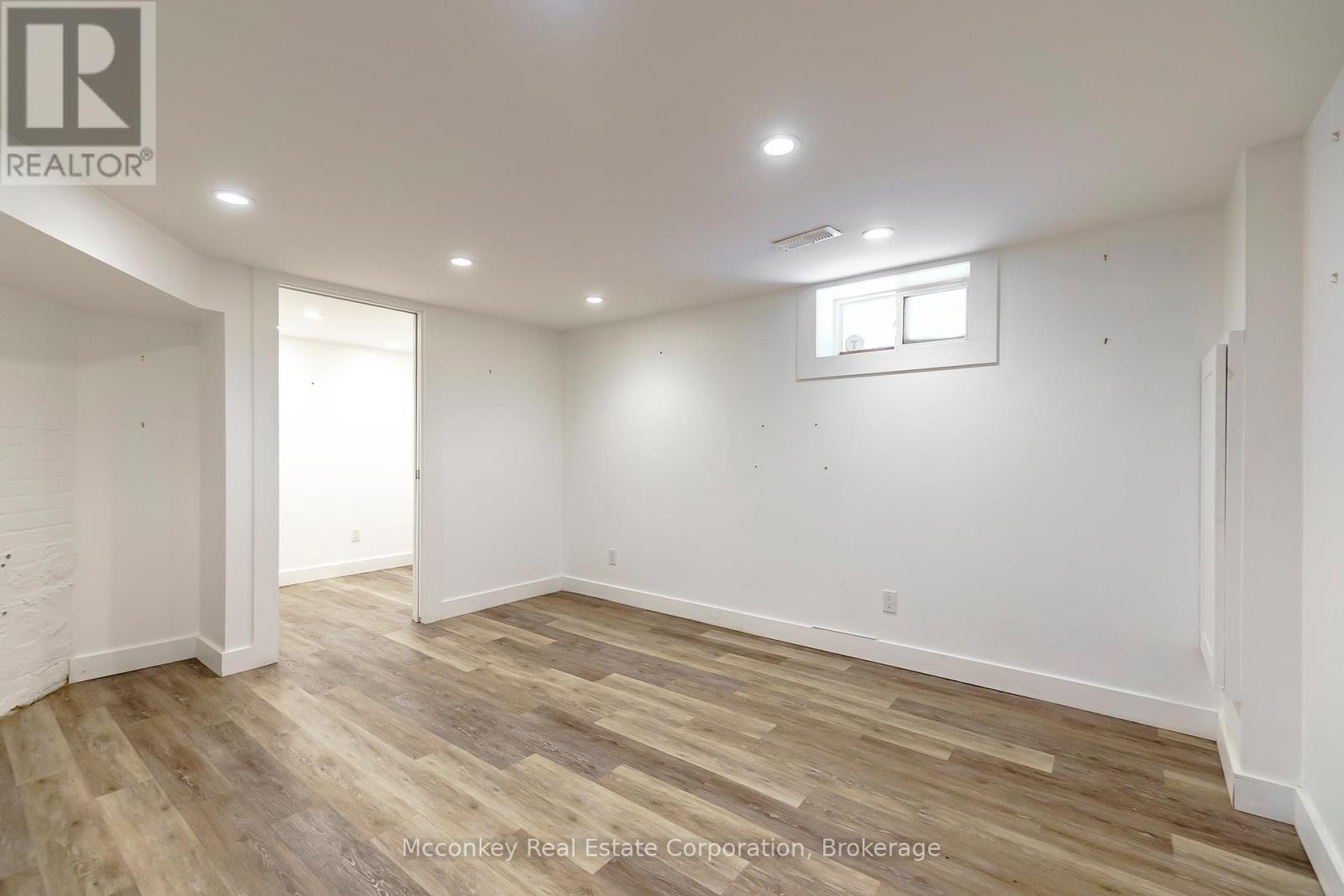 300 Aylmer Street N Property Photo 35
