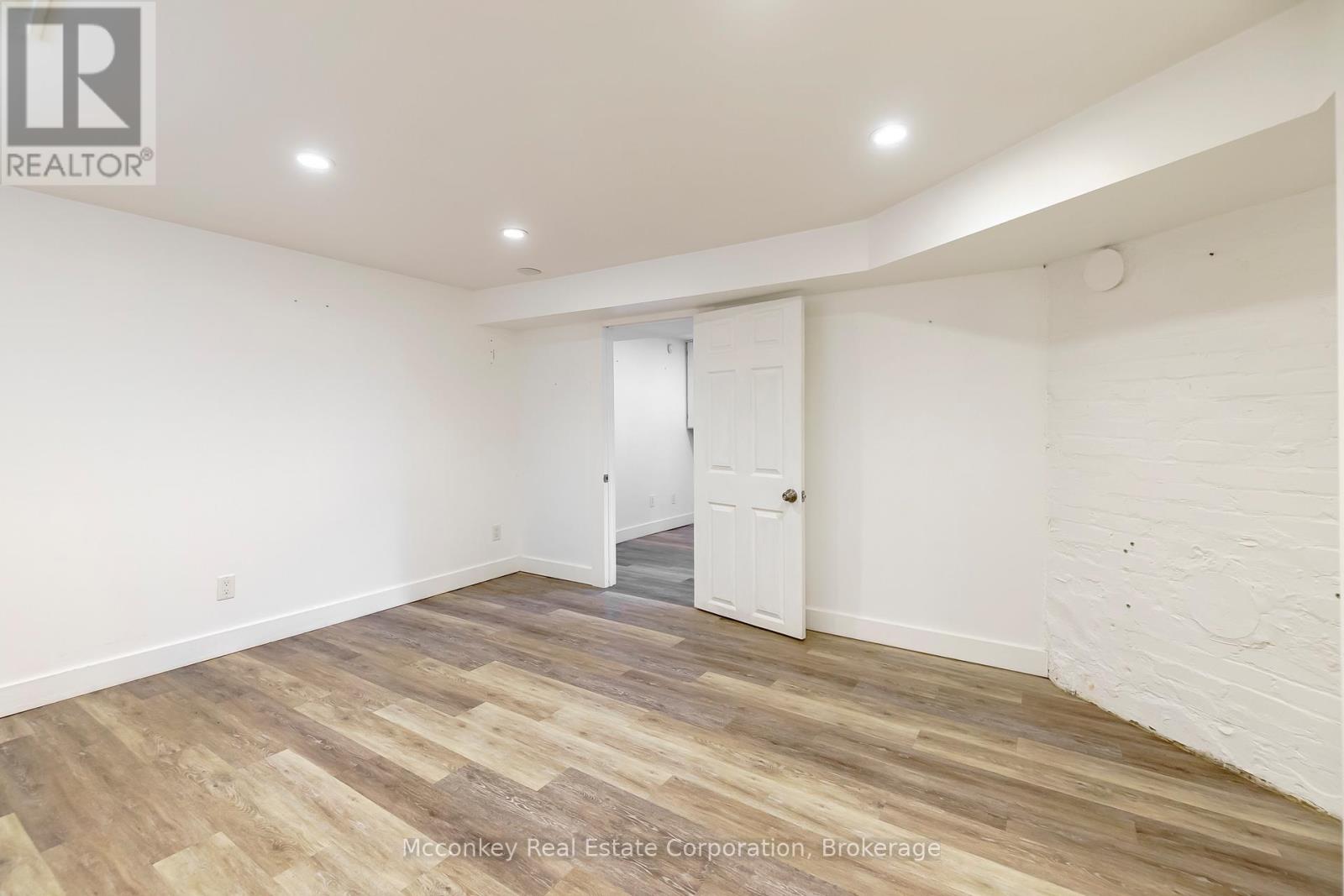 300 Aylmer Street N Property Photo 36