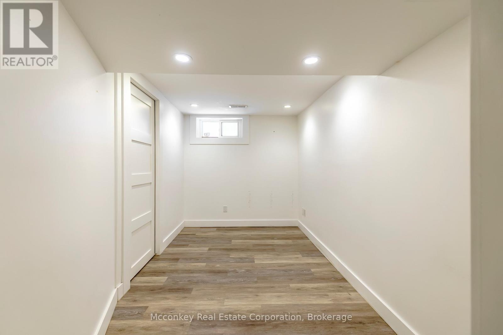 300 Aylmer Street N Property Photo 37
