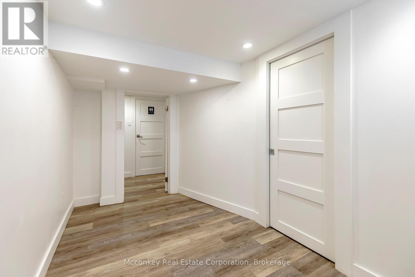 300 Aylmer Street N Property Photo 38