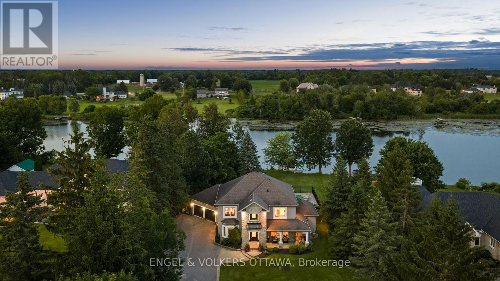 5833A RIDEAU VALLEY DRIVE N Property Image