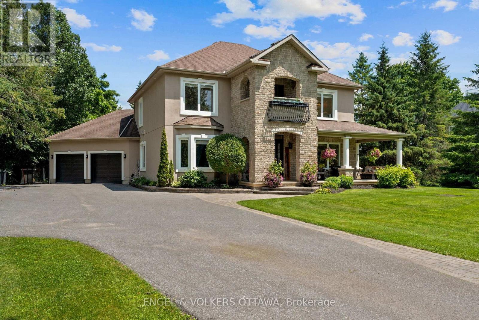 5833a Rideau Valley Drive N Property Photo 2
