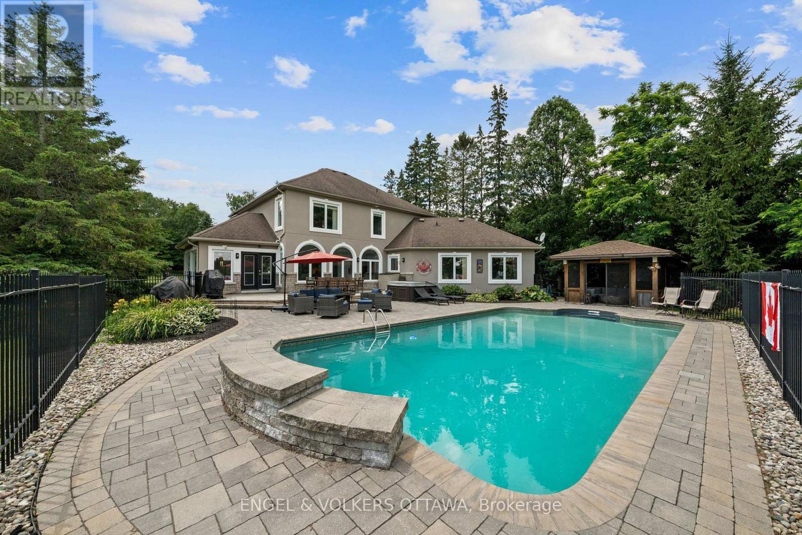 5833a Rideau Valley Drive N Property Photo 38