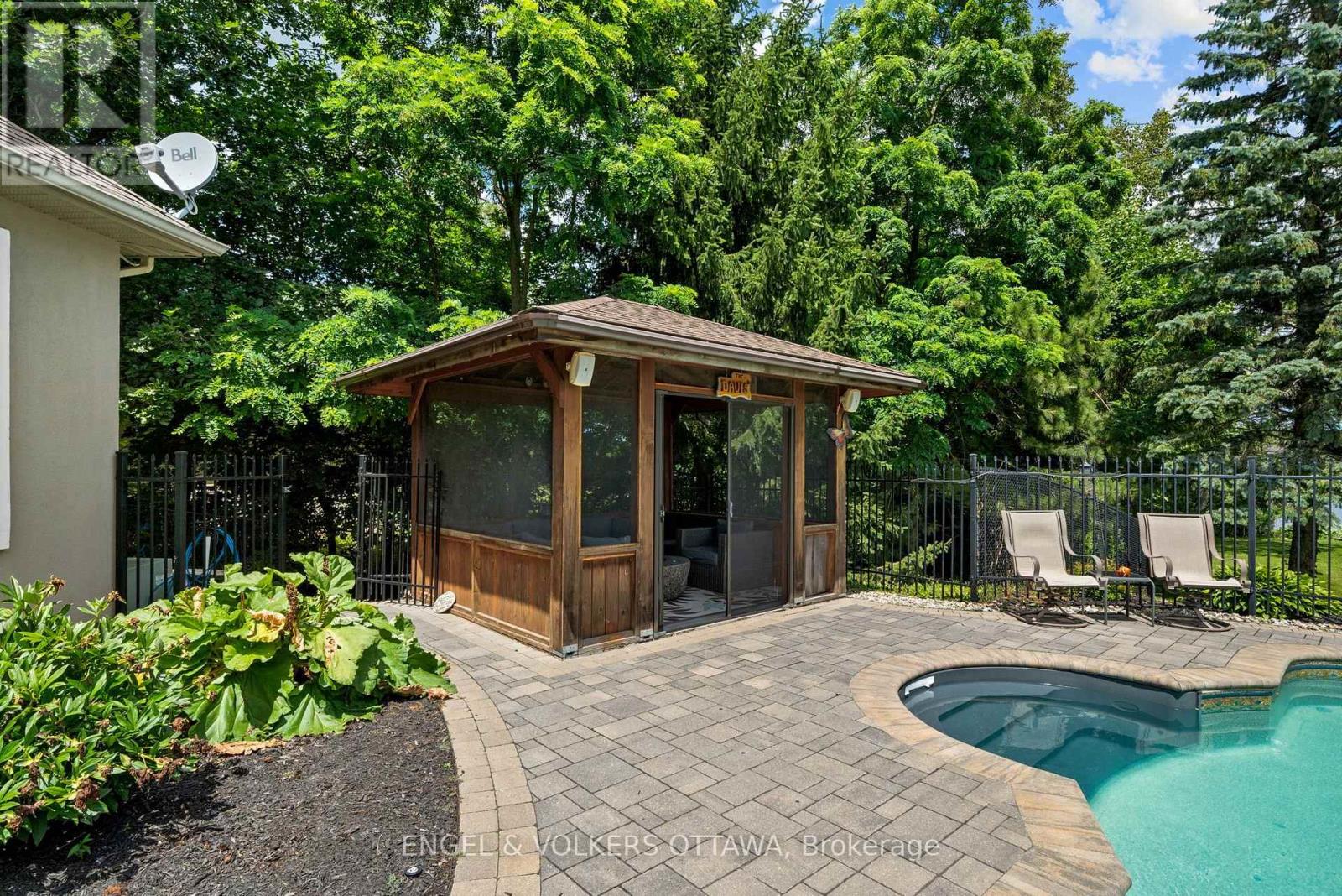 5833a Rideau Valley Drive N Property Photo 39