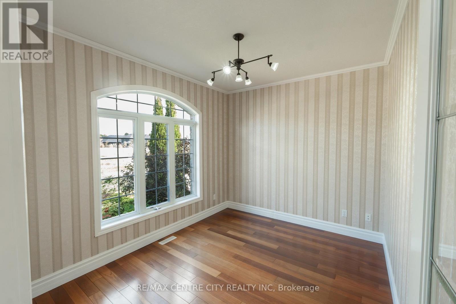 19 Hamilton Street Property Photo 23