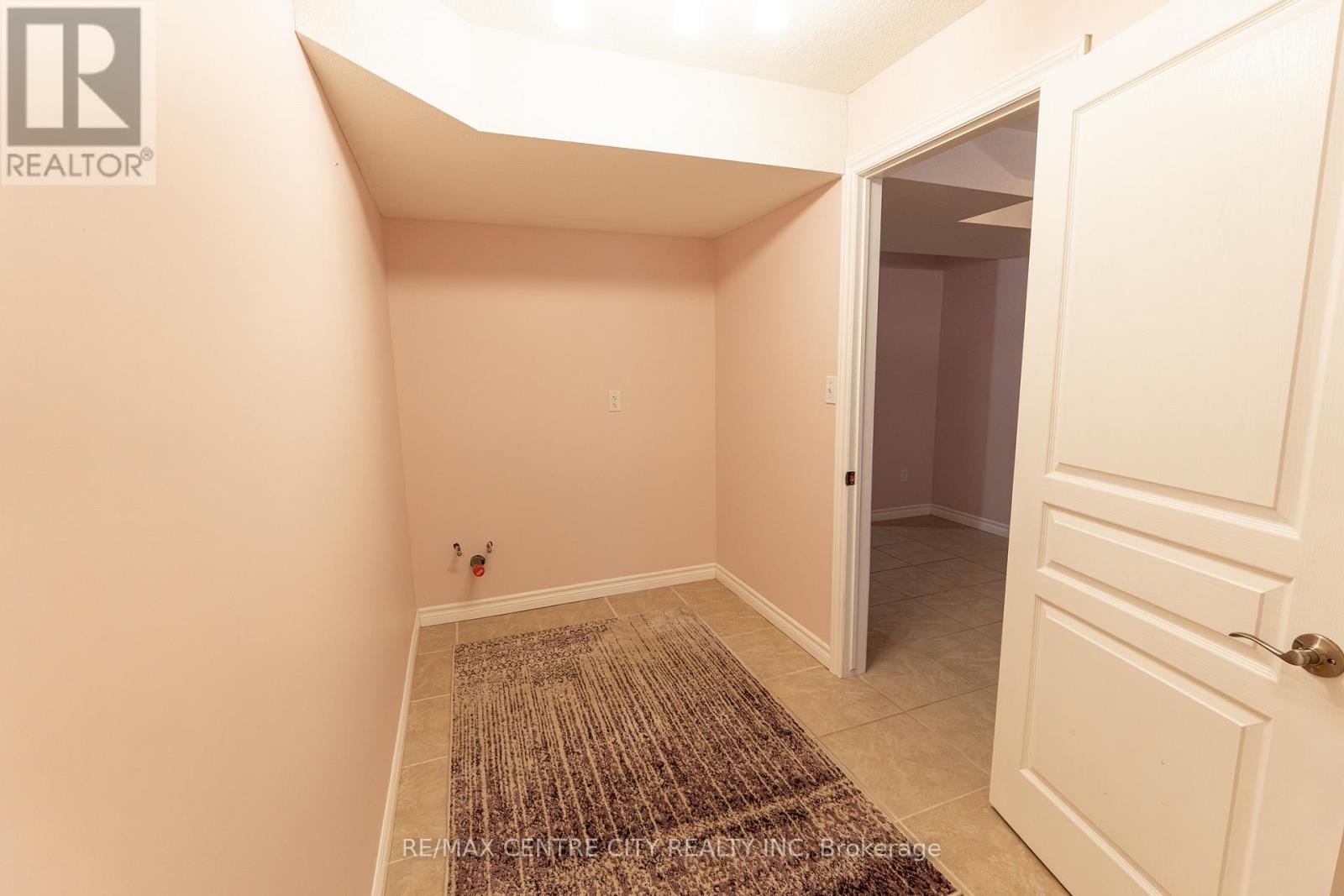 19 Hamilton Street Property Photo 32