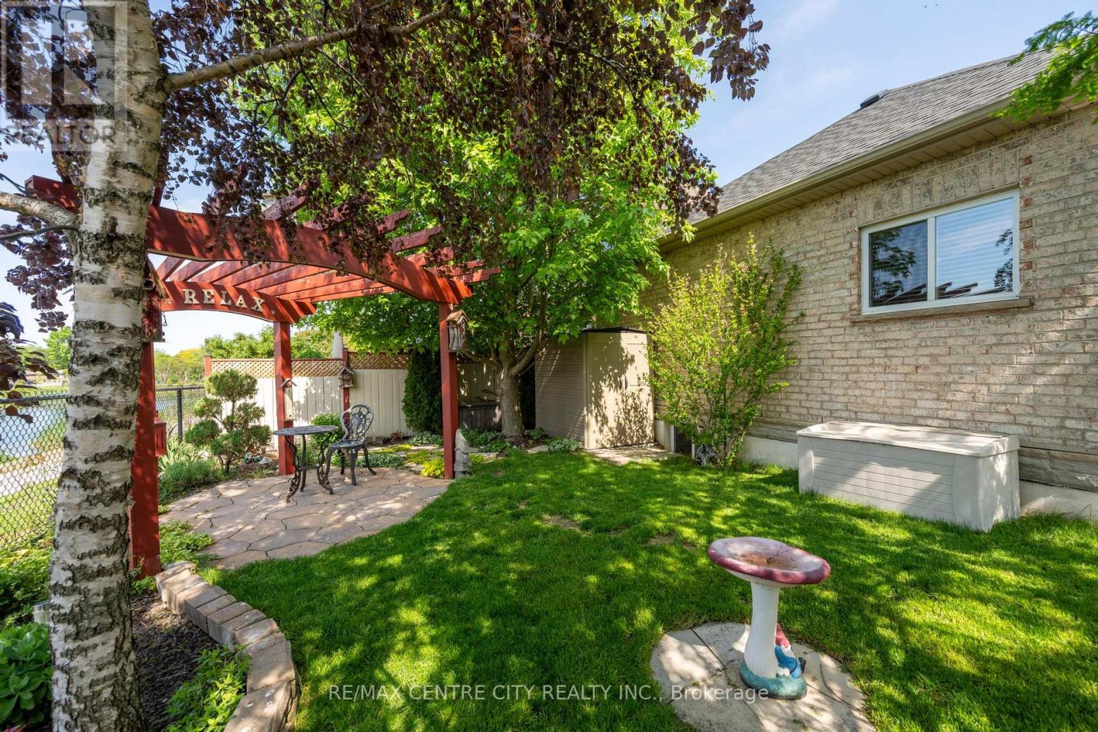 19 Hamilton Street Property Photo 38