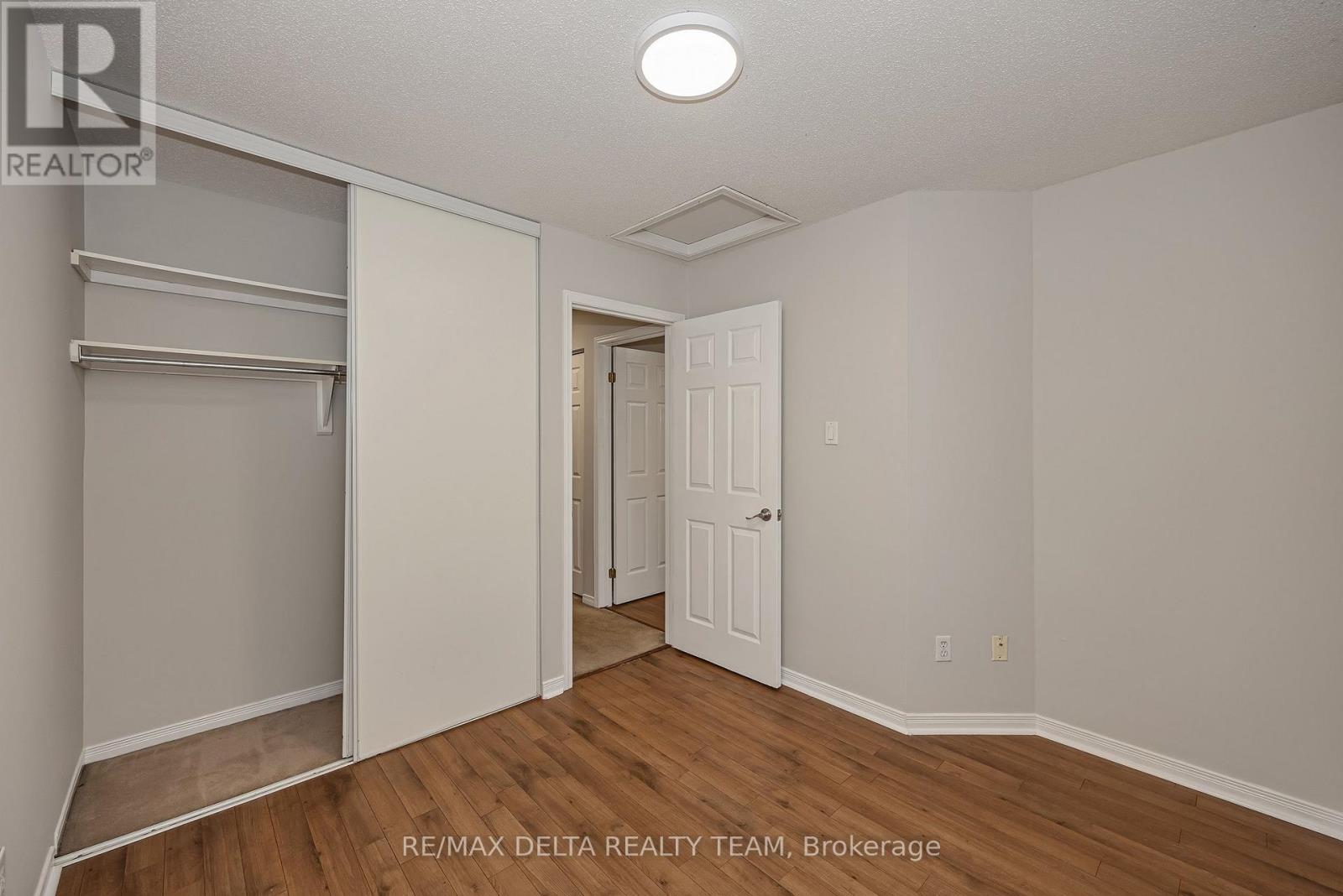 858 Como Crescent Property Photo 20