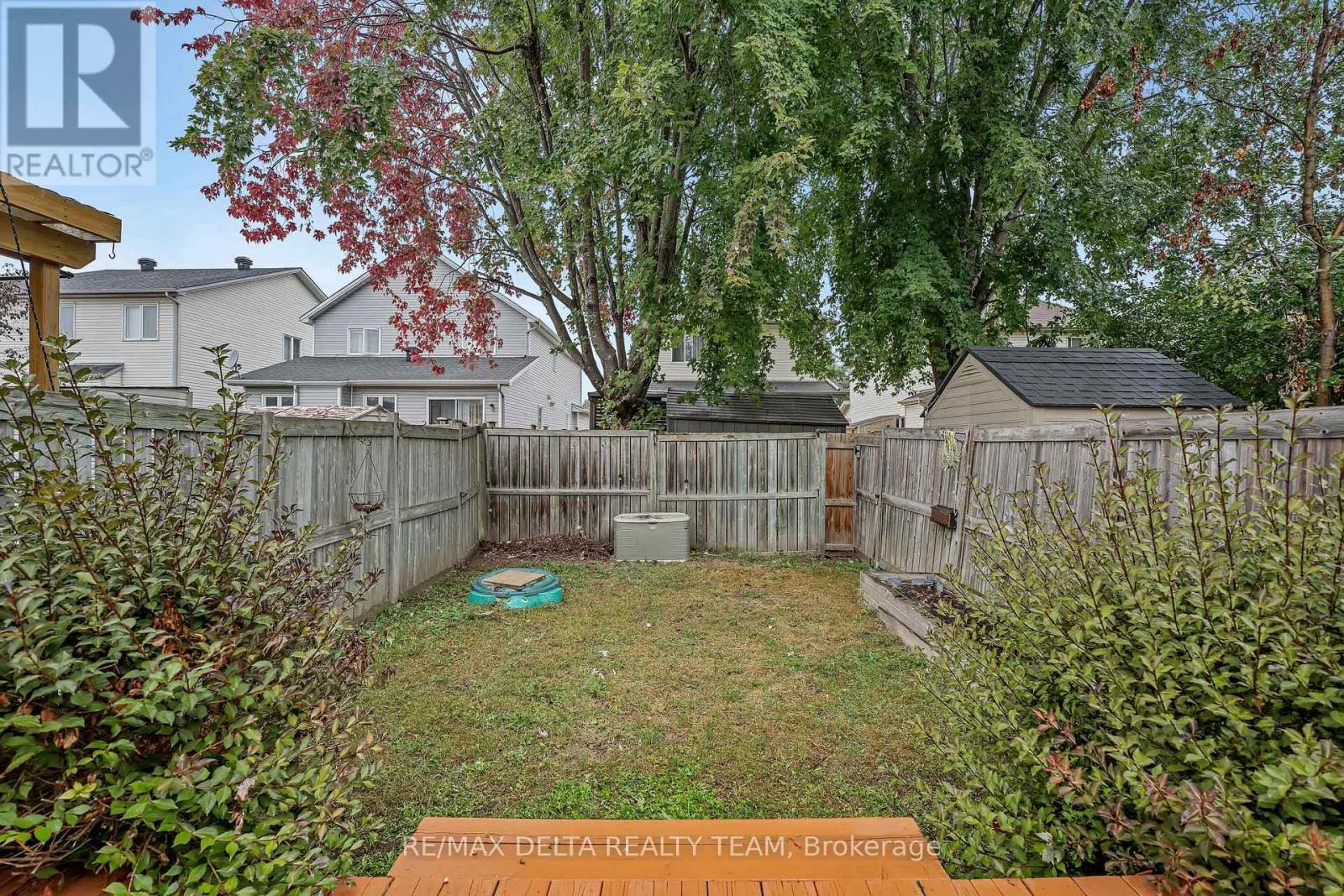 858 Como Crescent Property Photo 31