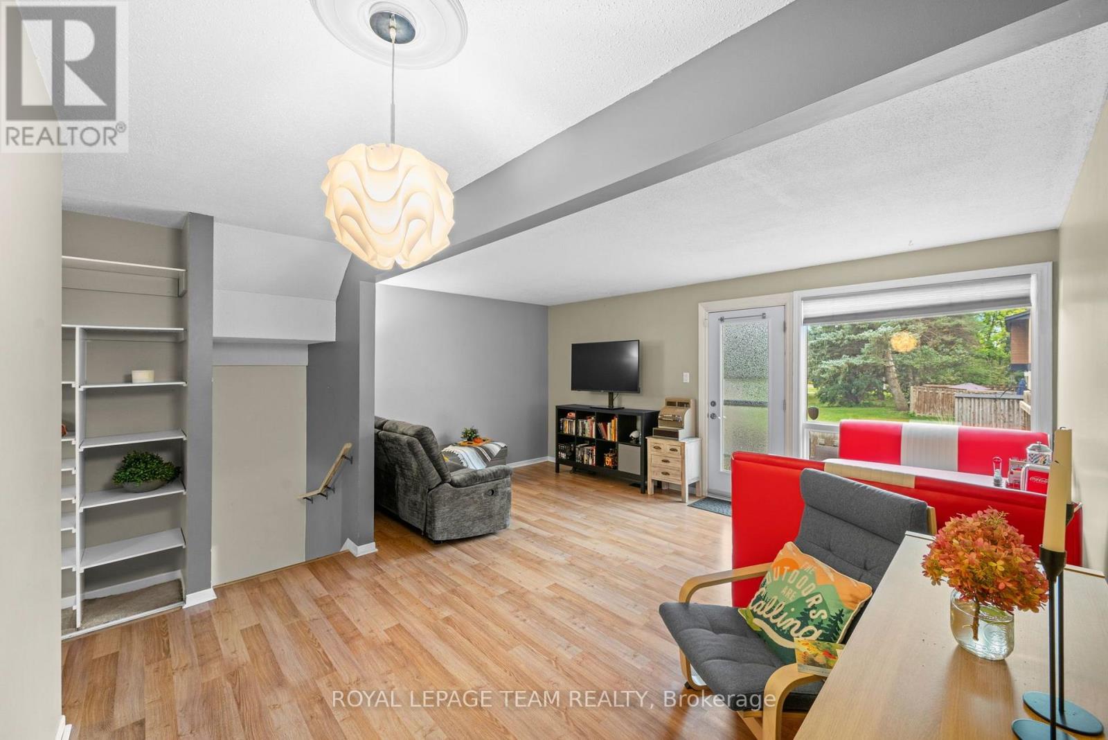 128 Mcclintock Way Property Photo 12