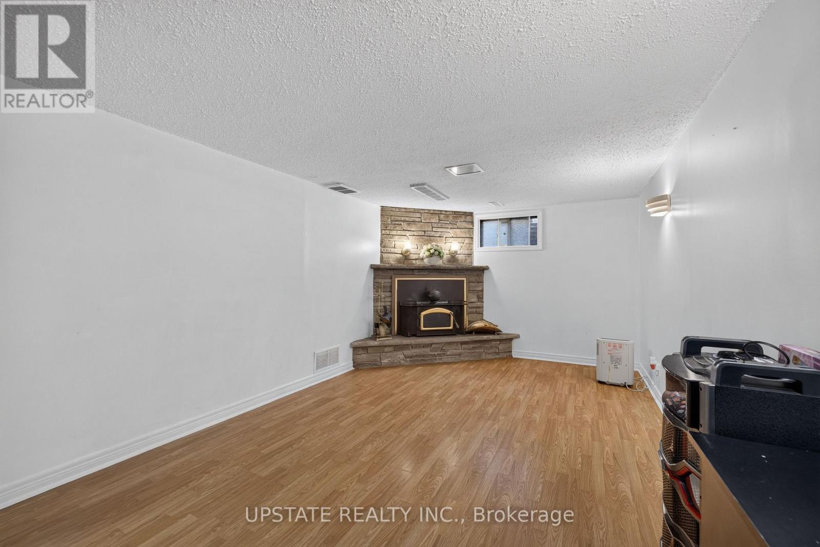 221 Cedarwoods Crescent Property Photo 28