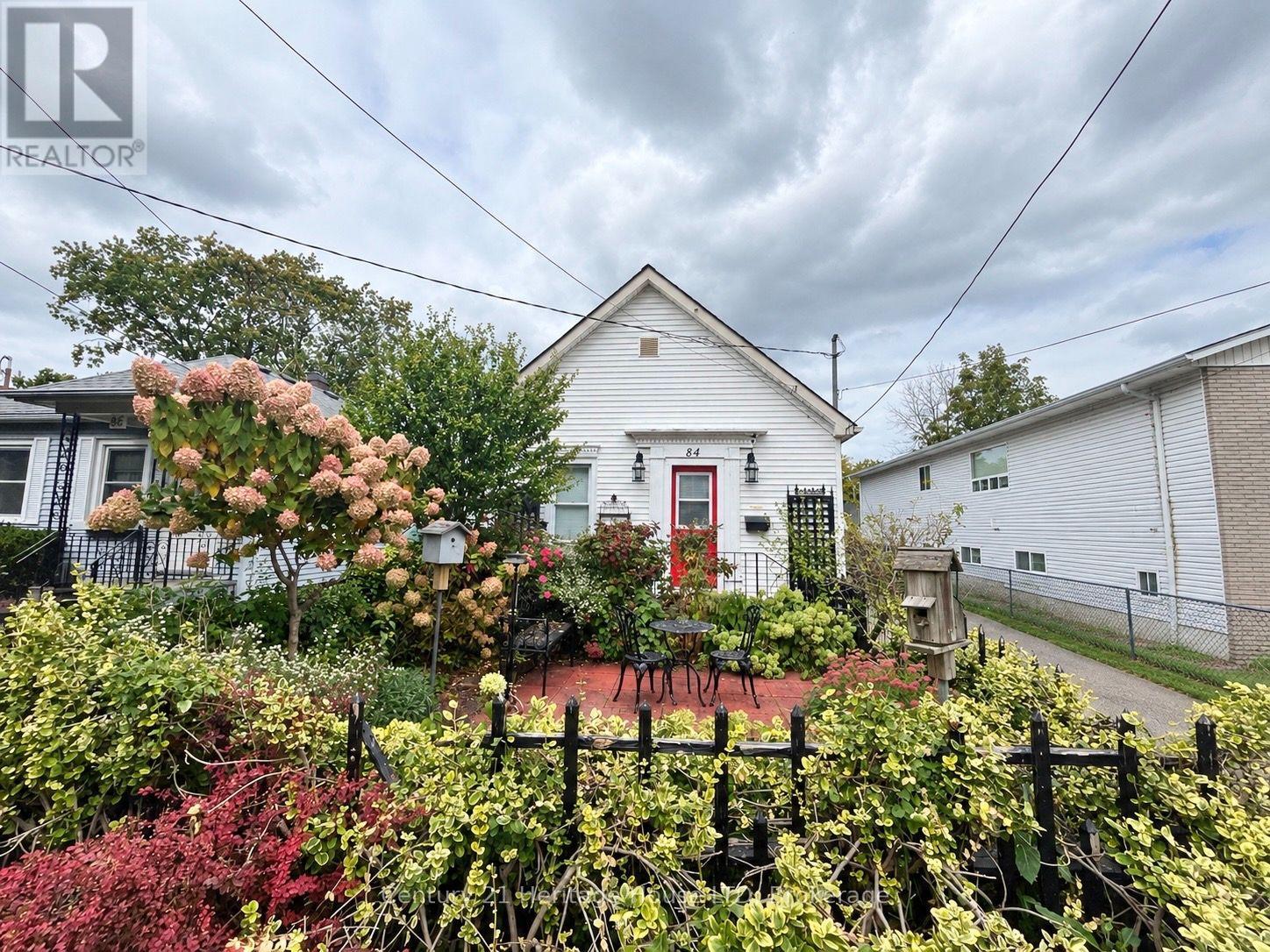 84 Rykert Street Property Photo 1