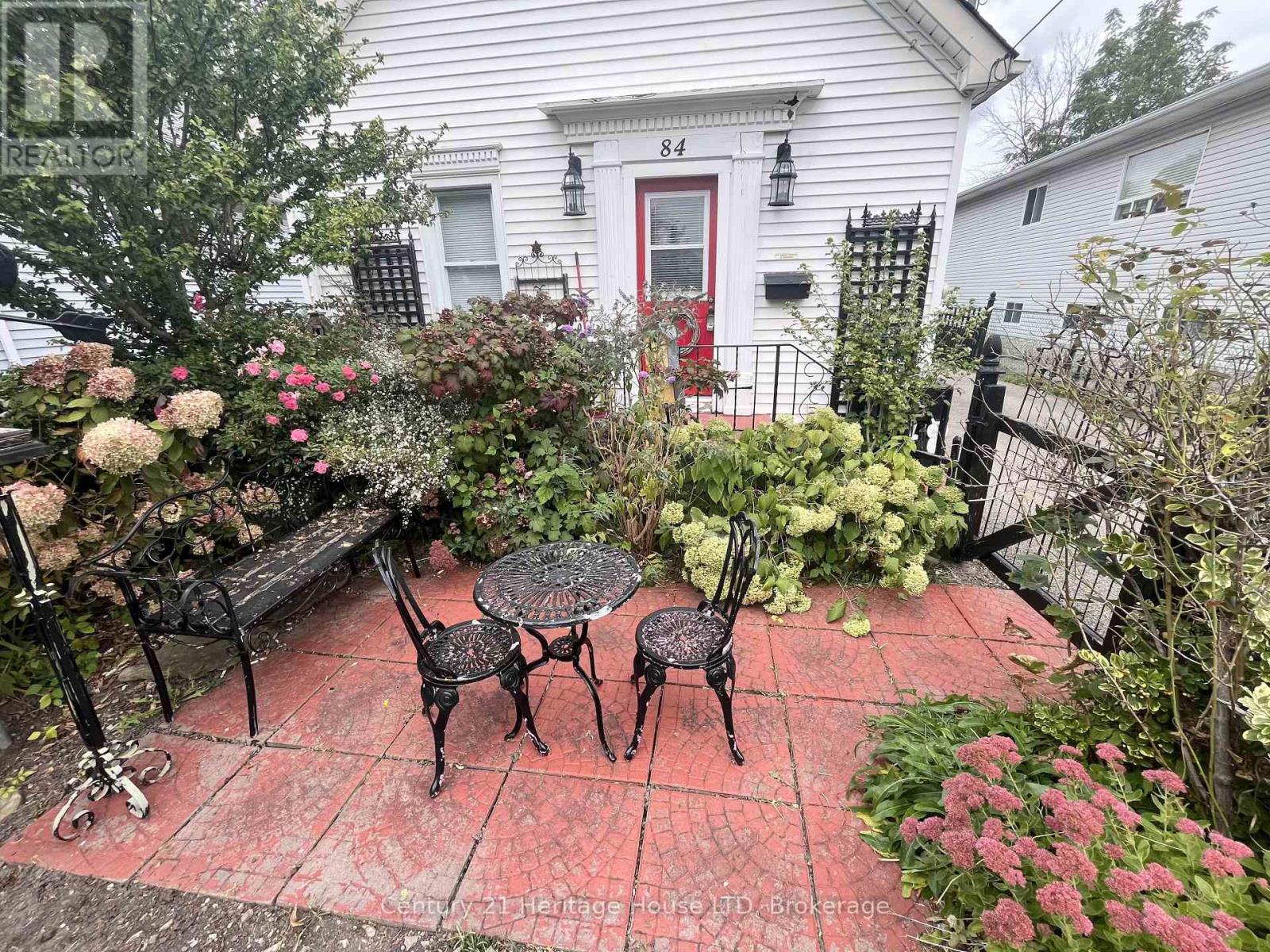 84 Rykert Street Property Photo 3