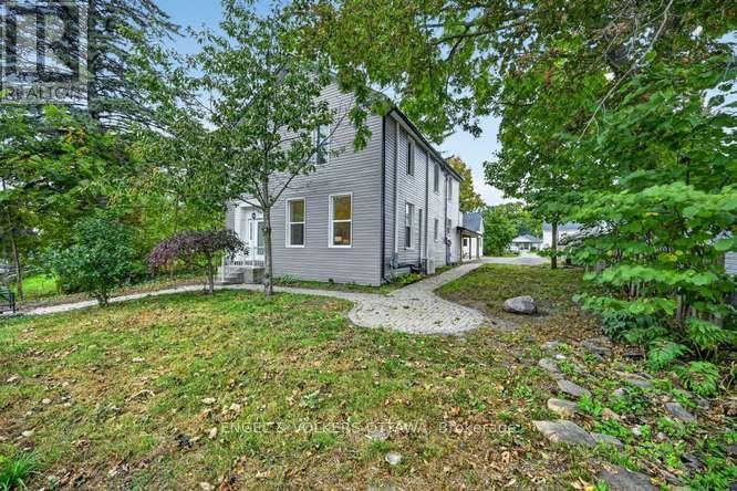 716 King Street W Property Photo 4