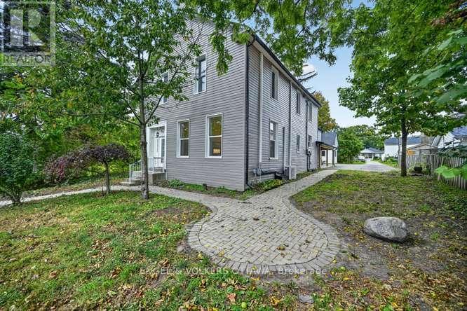 716 King Street W Property Photo 5