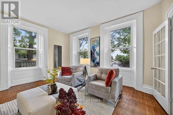 716 King Street W Property Photo 13