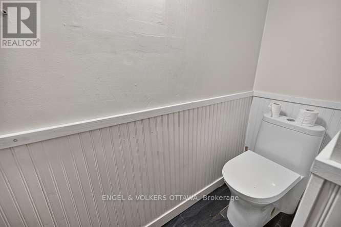 716 King Street W Property Photo 26