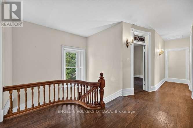 716 King Street W Property Photo 28