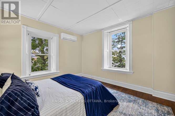 716 King Street W Property Photo 32