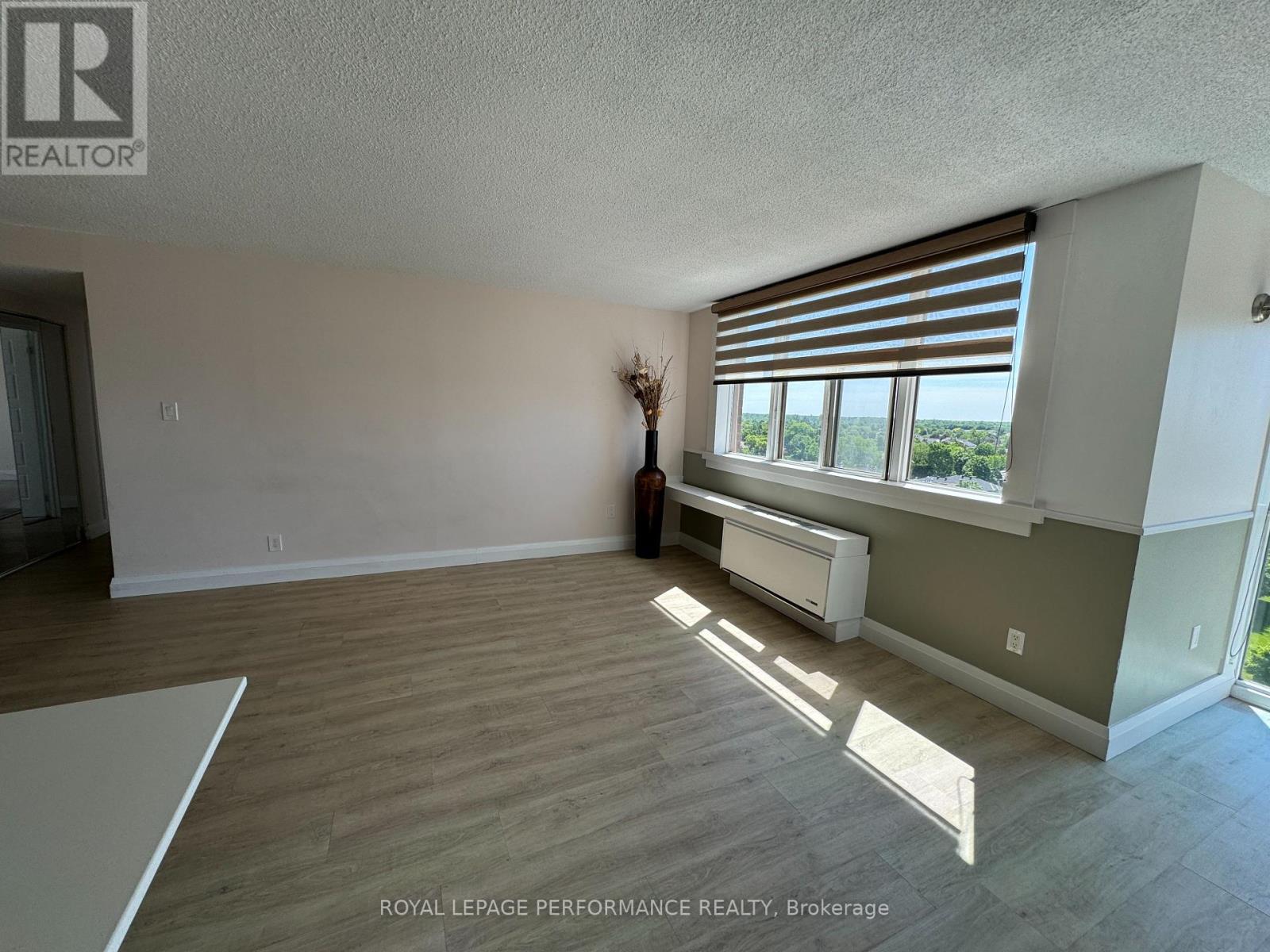 1209 - 2760 Carousel Crescent Property Photo 9