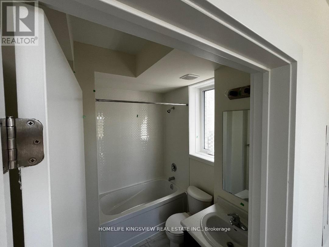 602 - 160 Densmore Road Property Photo 10