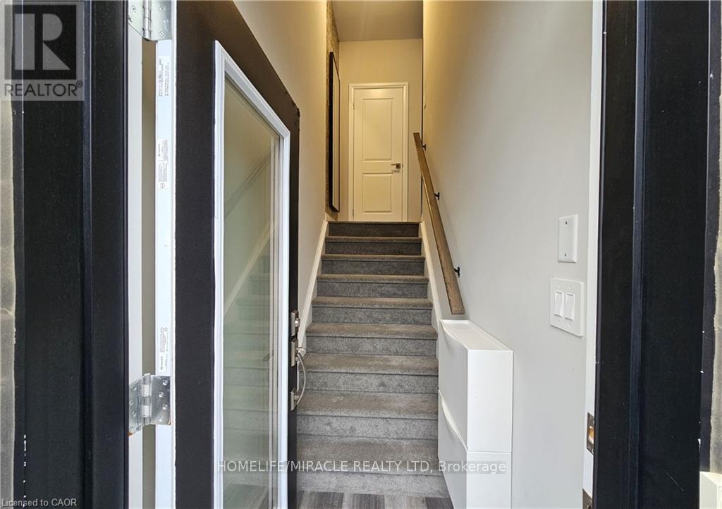 4 - 720 Grey Street Property Photo 3