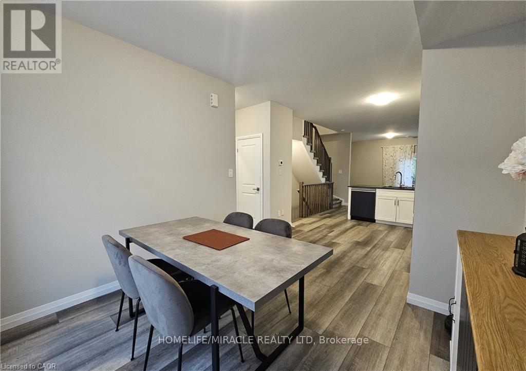 4 - 720 Grey Street Property Photo 4