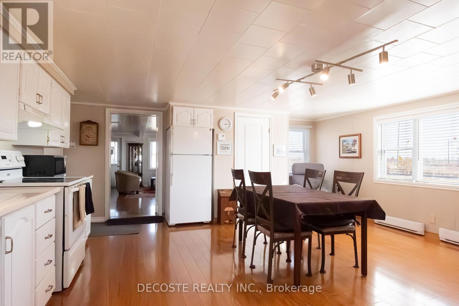 21930 Menard Road Property Photo 5