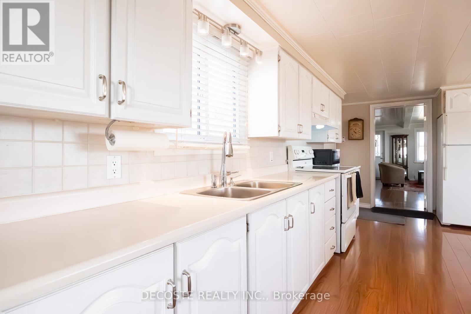 21930 Menard Road Property Photo 10