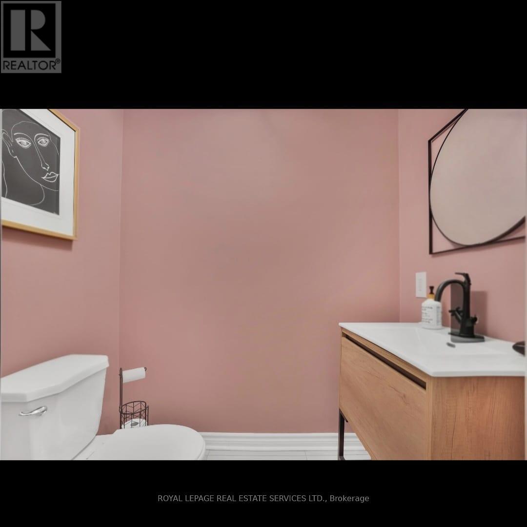 232 King Street W Property Photo 7