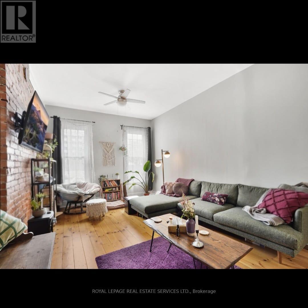 232 King Street W Property Photo 8