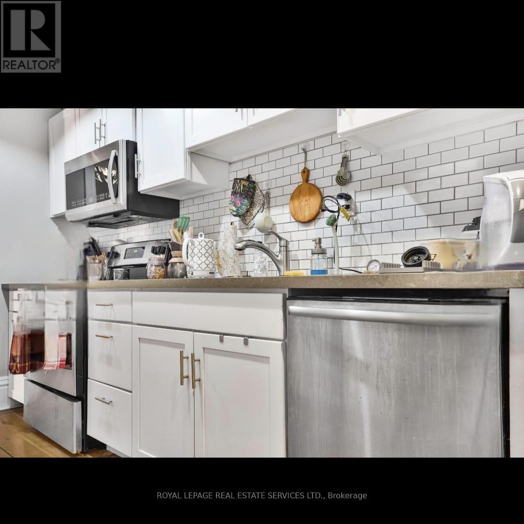 232 King Street W Property Photo 9