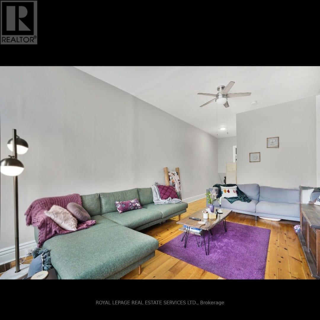232 King Street W Property Photo 10