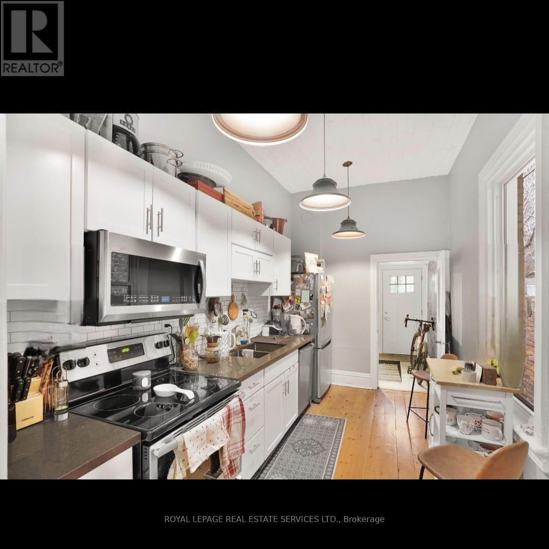 232 King Street W Property Photo 14