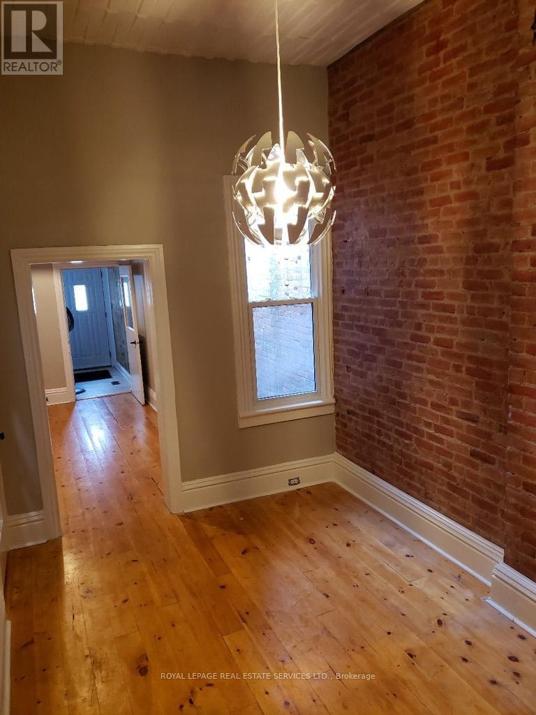 232 King Street W Property Photo 17