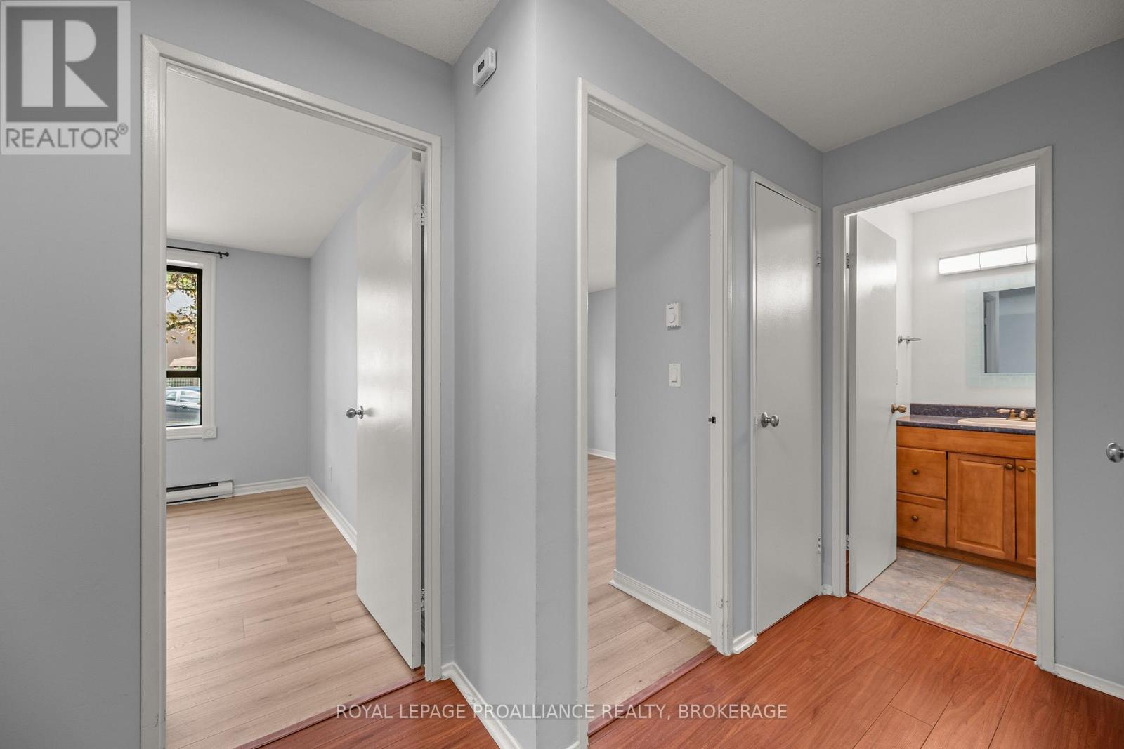 112 - 17 Eldon Hall Place Property Photo 12