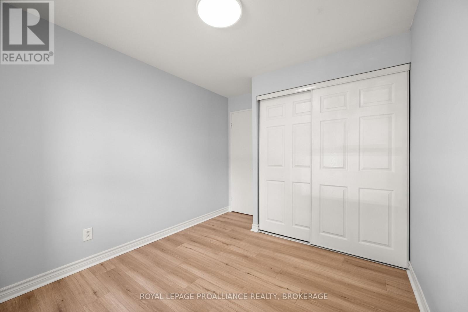 112 - 17 Eldon Hall Place Property Photo 16