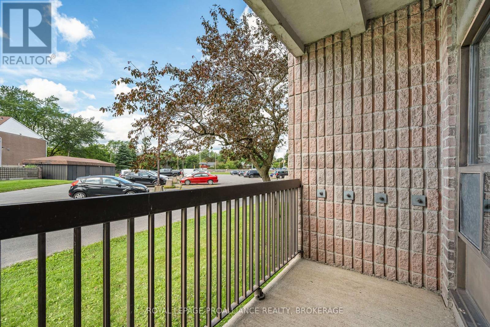 112 - 17 Eldon Hall Place Property Photo 23