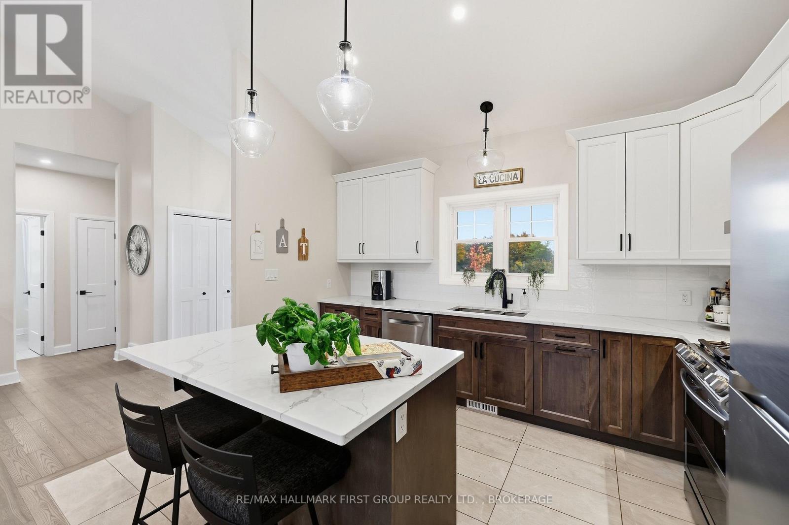 6909 Battersea Road Property Photo 17