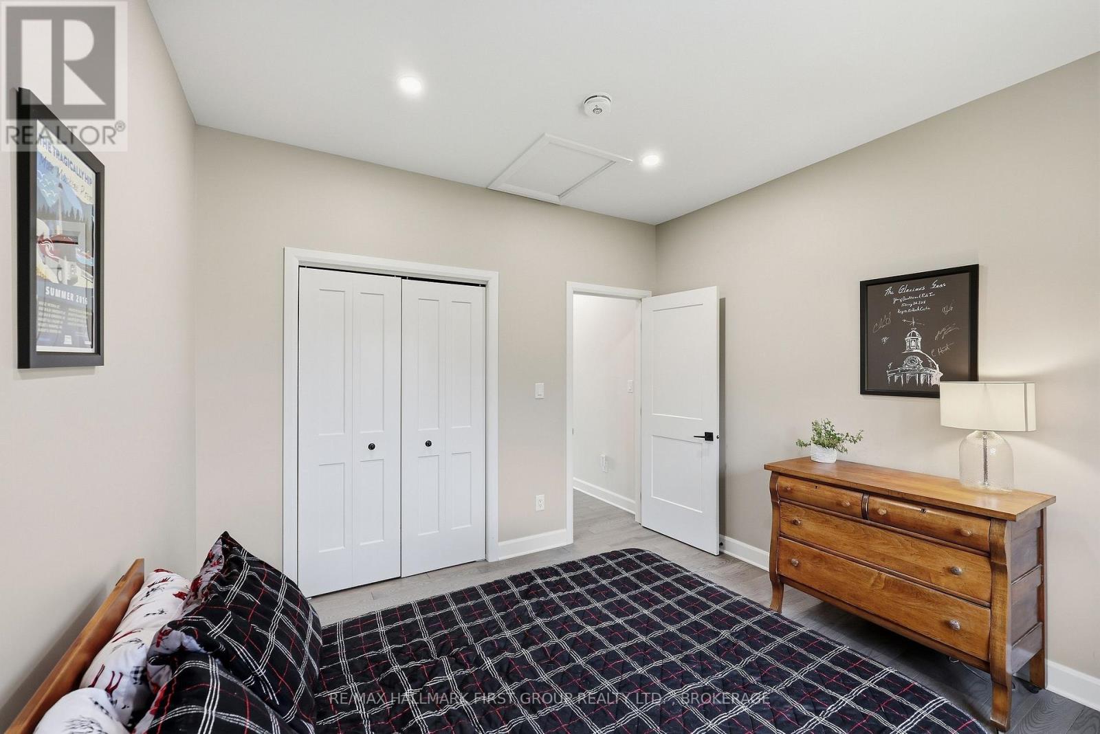 6909 Battersea Road Property Photo 26