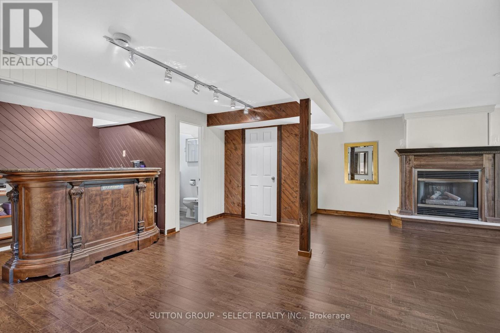 280 Charlotte Street Property Photo 16
