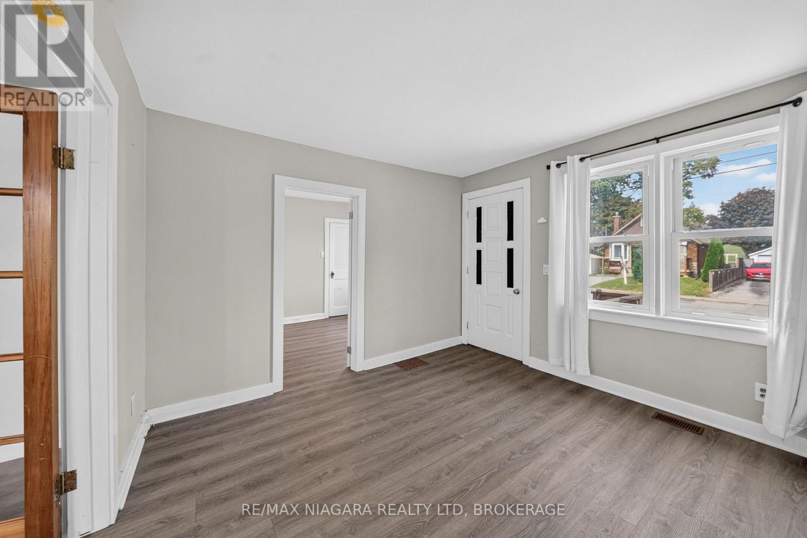 6520 Barker Street Property Photo 7