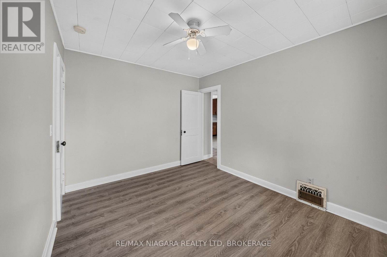 6520 Barker Street Property Photo 13