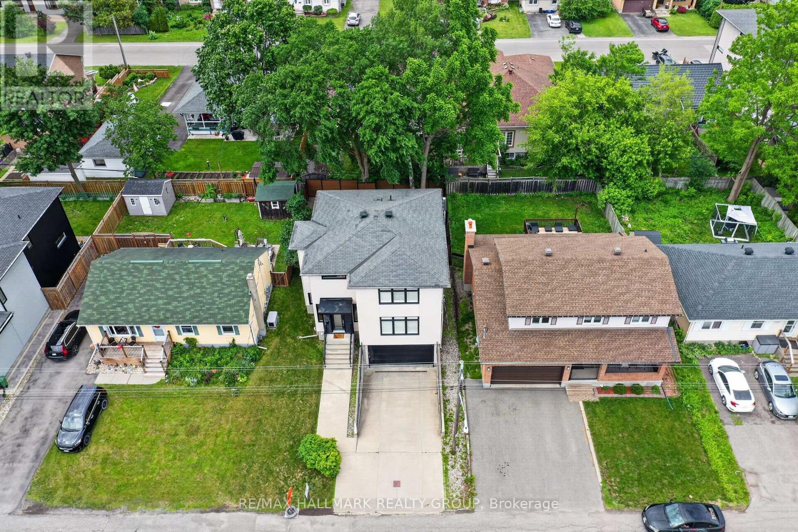1559 Queensdale Avenue Property Photo 3