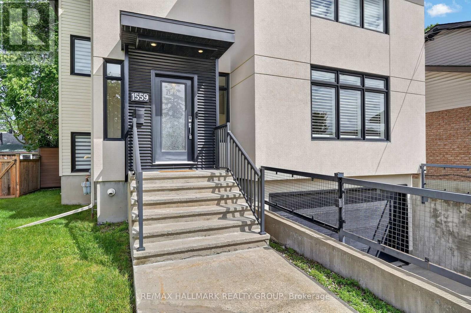 1559 Queensdale Avenue Property Photo 4